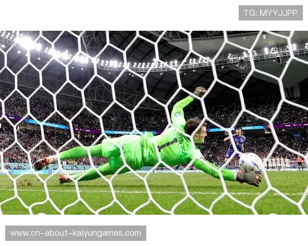 守门员在训练赛中反复扑救点球，心理恢复能力被重点训练