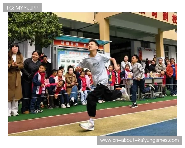 赛场“感人一幕”：运动员“互助合作”暖人心！